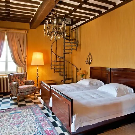 La Querce Sleeps 13 Wifi